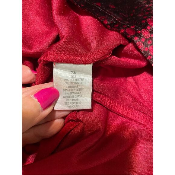 Dressbarn Long Sleeve Red Velvet pullover top - Picture 7 of 8